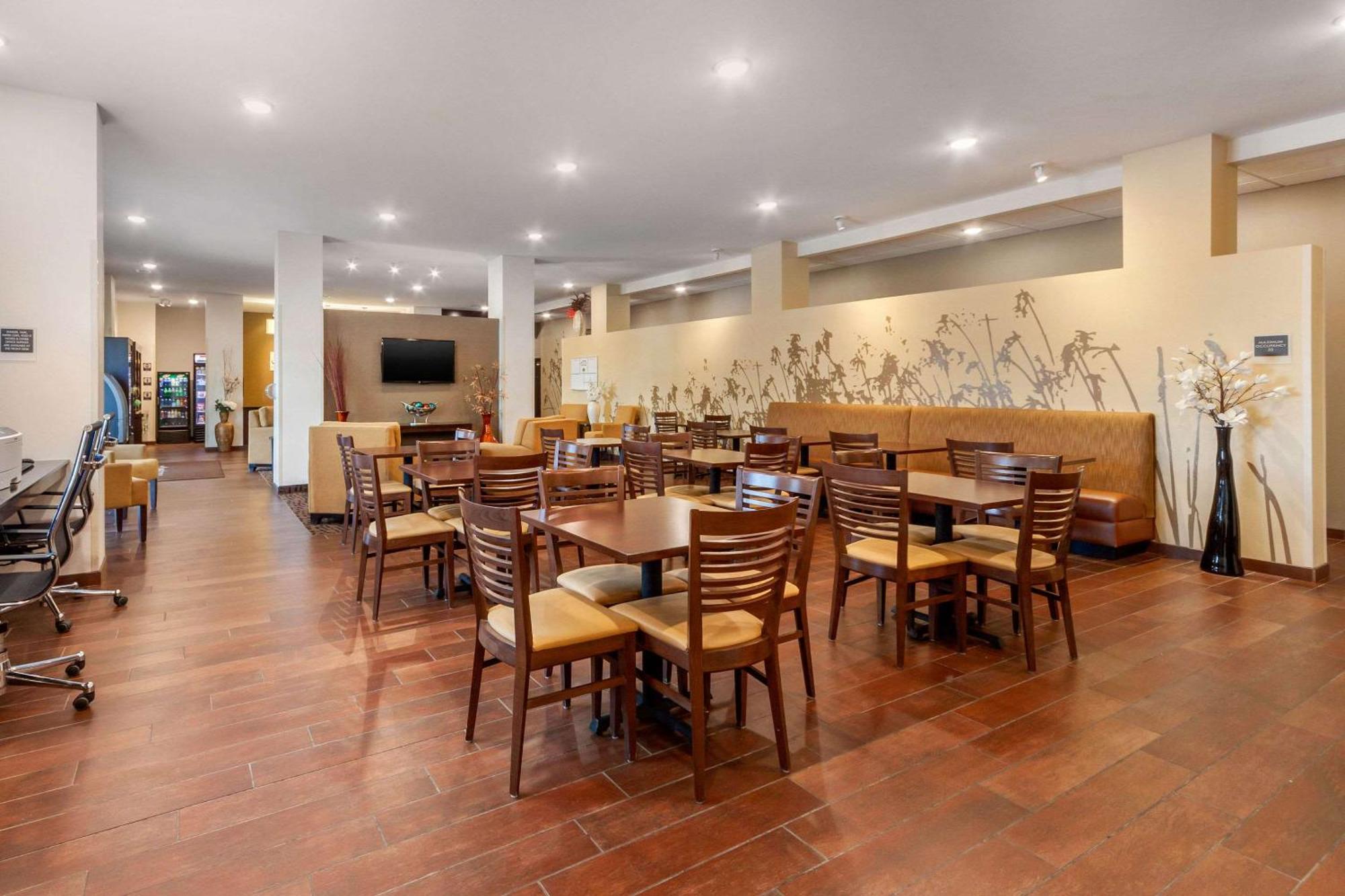 Sleep Inn & Suites Lincoln University Area Экстерьер фото